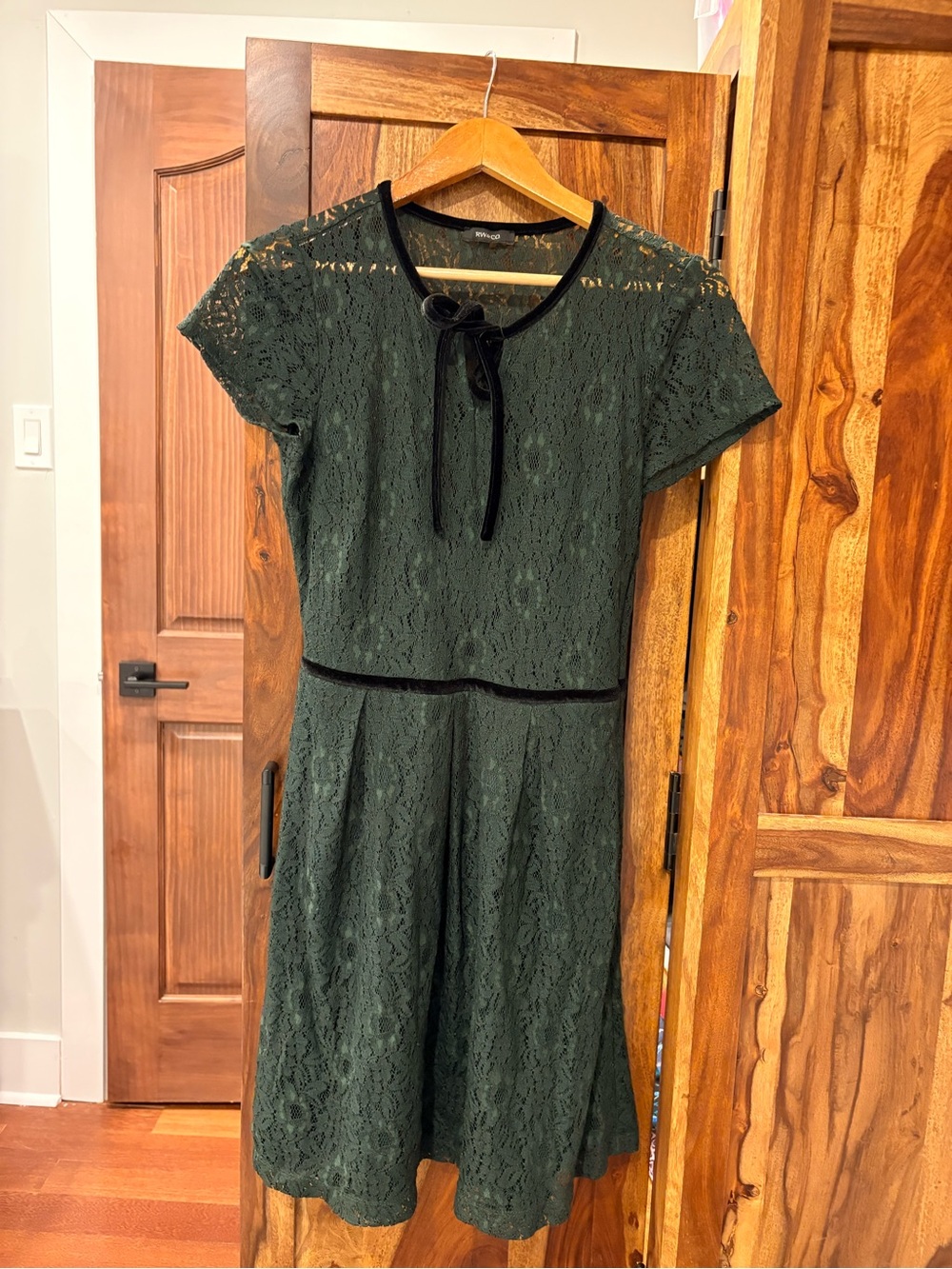 Green lace dress